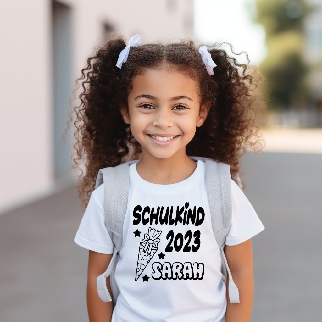 T-Shirt Schulkind 2025 - Mit Wunschname - Personalisiert - Geschenk zur Einschulung für Jungen & Mädchen - Schulkind - 2025 - Einschulung