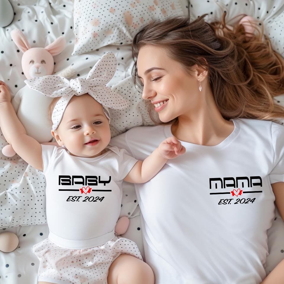 Personalisiertes T-Shirt Papa, Mama und Baby Outfit I Familienoutfit I Papa Mama Mini I Familien outfit I